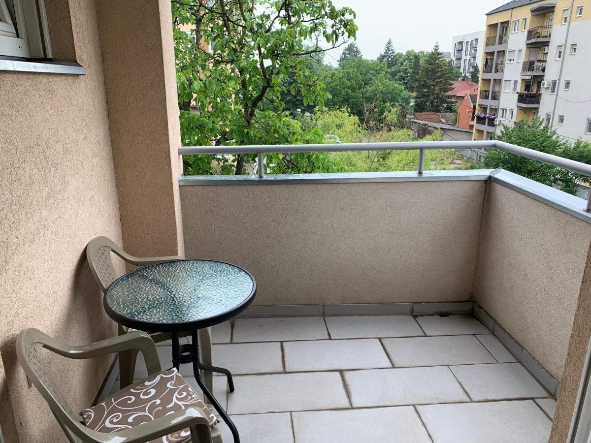 Lux Centro Palace Apartmani Cacak Exterior photo